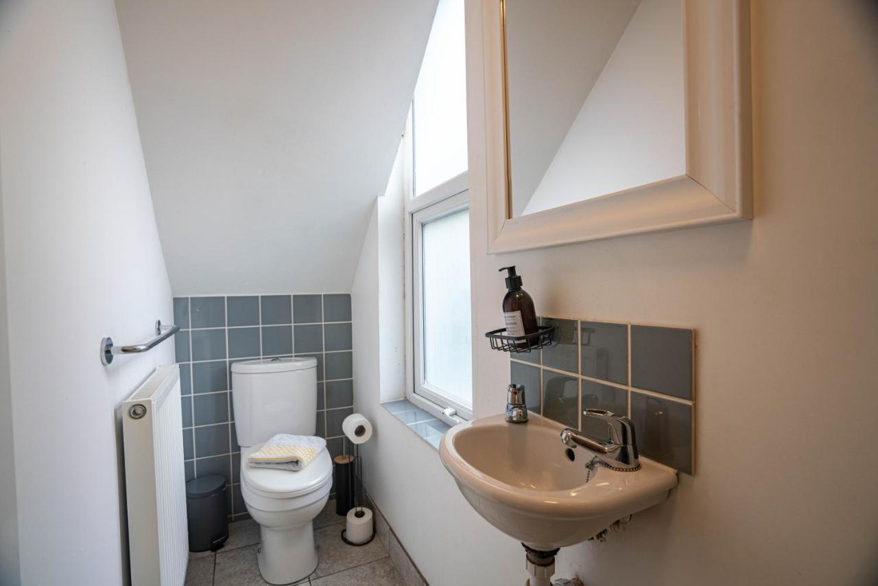 The Becket - Three Bedroom City Centre House With Parking Canterbury Exterior foto
