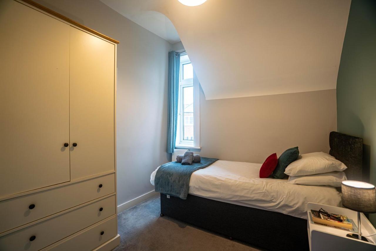 The Becket - Three Bedroom City Centre House With Parking Canterbury Exterior foto